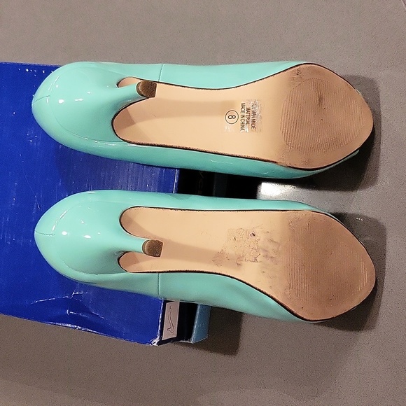 Mint - Picture 8 of 10